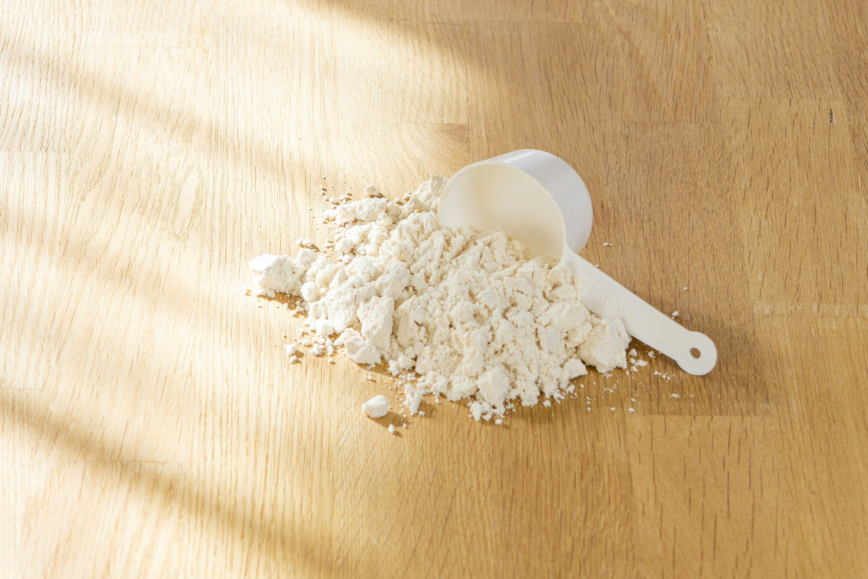Spoon full of collagen powder type 2