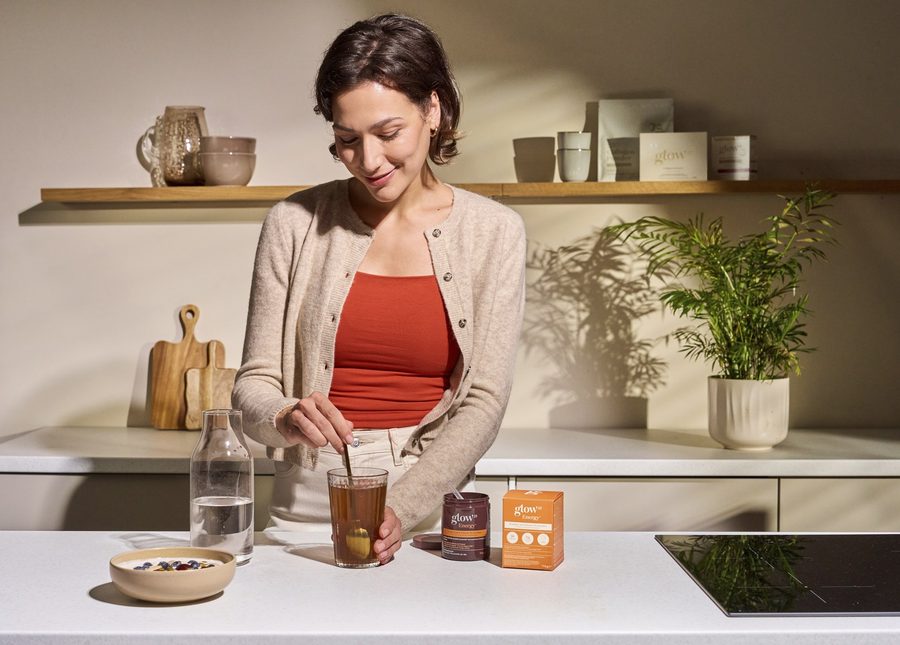 Mescolare Glow25 Energy in una bevanda fredda, si scioglie in modo limpido